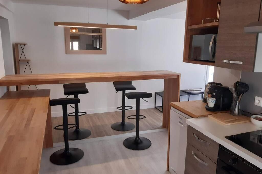 Superbe Appartement Renove 4 Personnes Le Zen Scandi Au Centre Ville - Draps - Serviettes Parking - La Roche-Chalais Εξωτερικό φωτογραφία